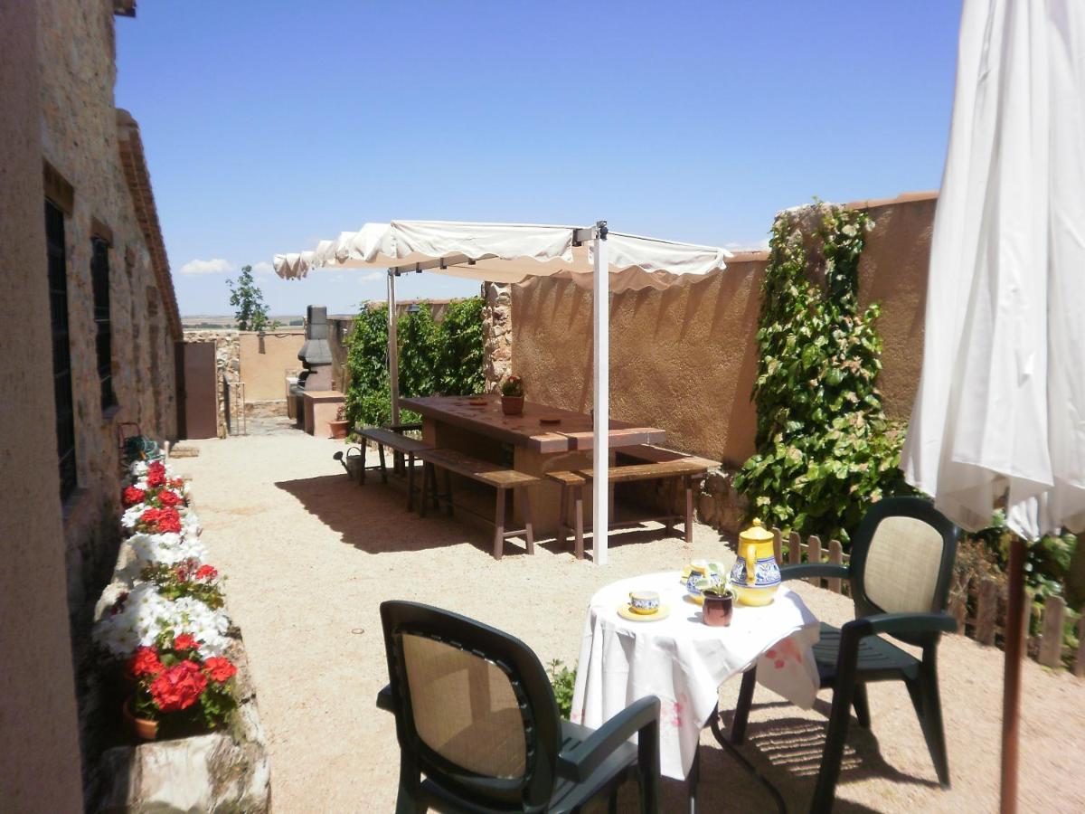 Camino Del Prado Guest House Santa Maria la Real de Nieva Exterior photo