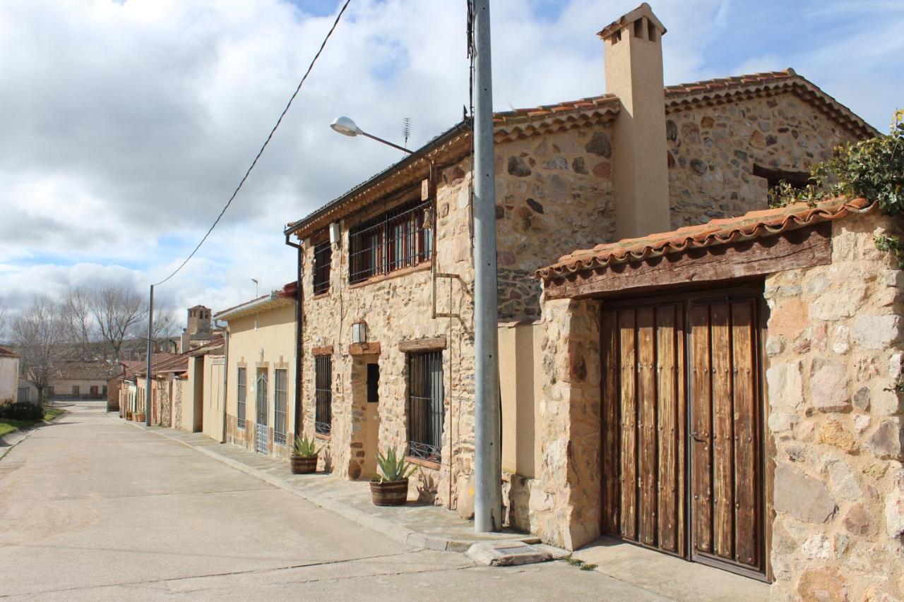 Camino Del Prado Guest House Santa Maria la Real de Nieva Exterior photo